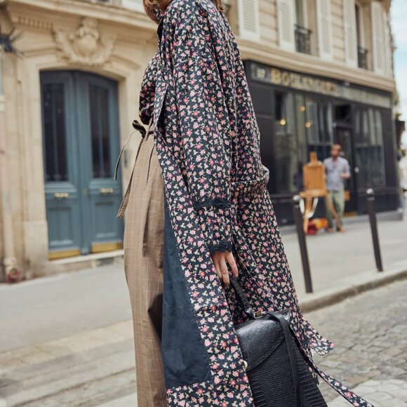 Eddy Robe Jacket Black Rose Floral Small - Picture 2 of 6